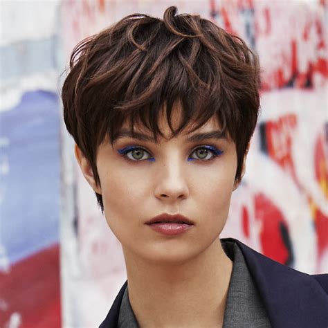 coupe de cheveux court femme 2023|More.